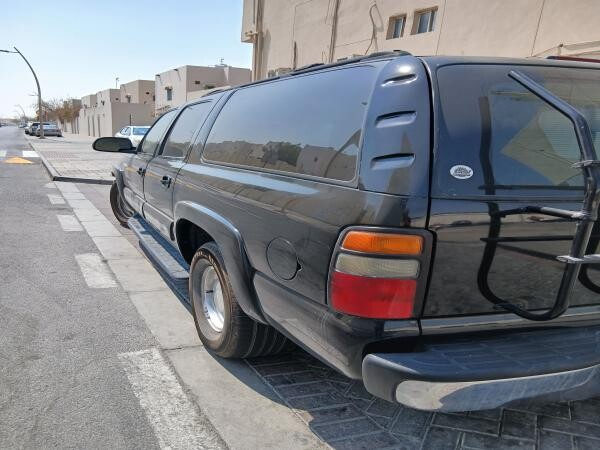 GMC 2003 SUBURBAN - 4