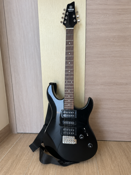 Yamaha Electric Guitar Set - 2