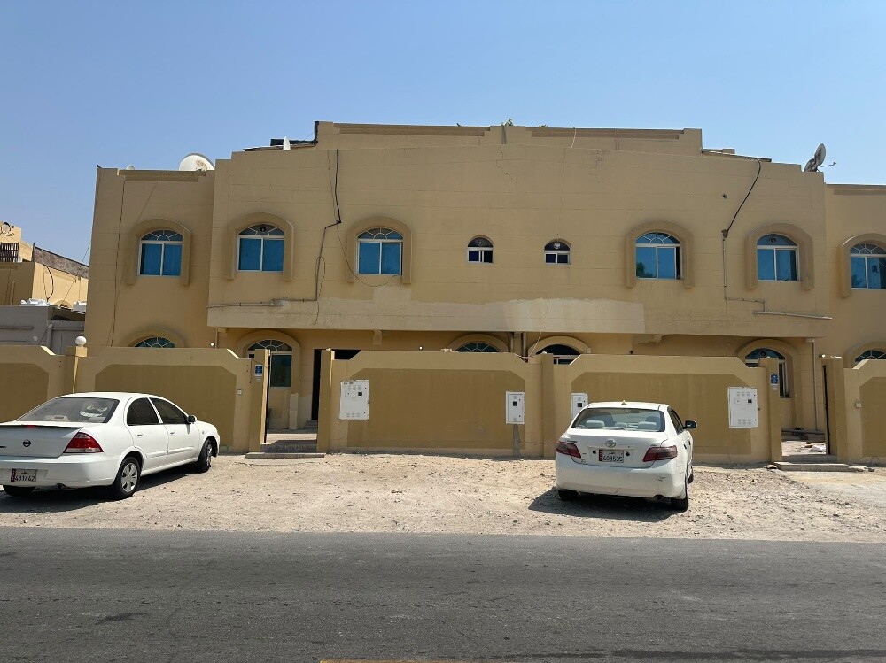 al gharafa family studios 4 rent - 2