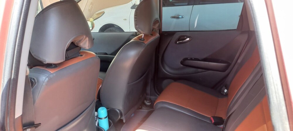 2005 Honda Hatchback - 9
