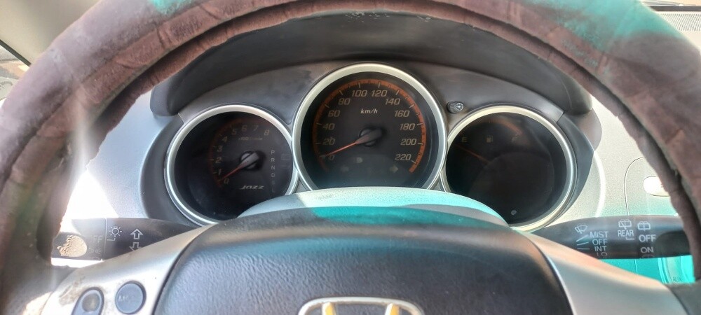 2005 Honda Hatchback - 8