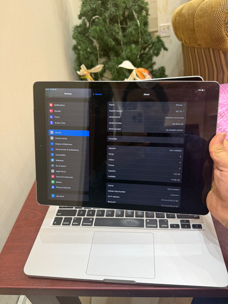 I pad pro 13 inch USA warranty - 1