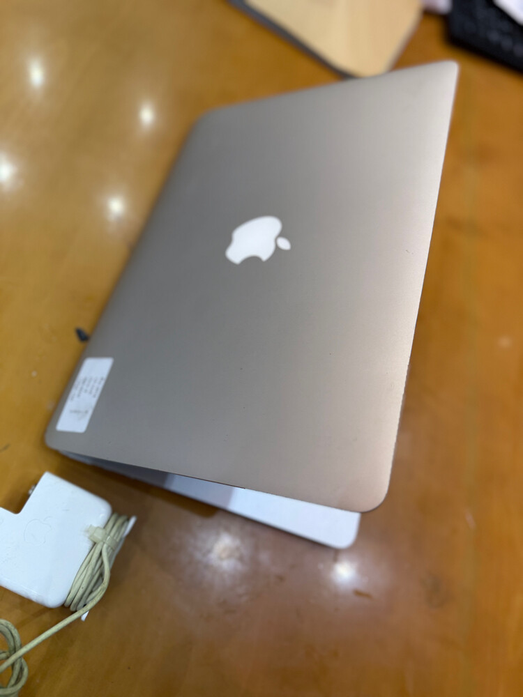I pad pro 13 inch USA warranty - 3