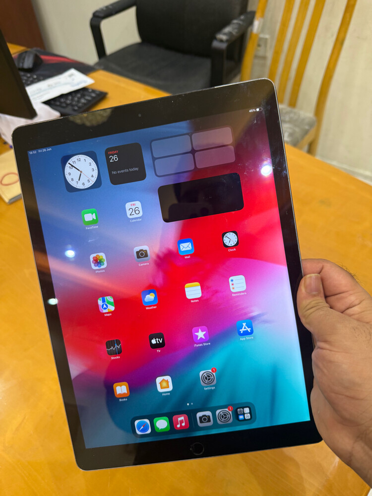 I pad pro 13 inch USA warranty - 2