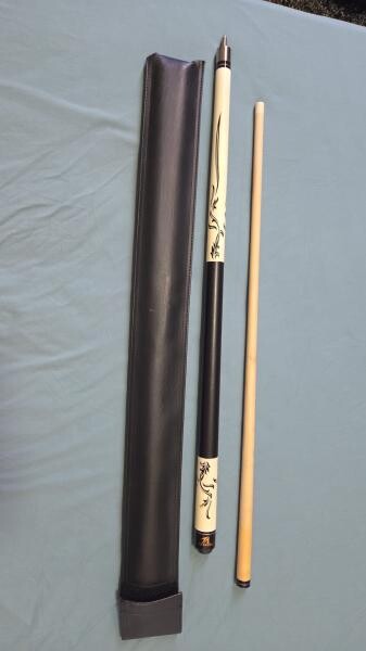 Pool Cue with Carrying Case - 1