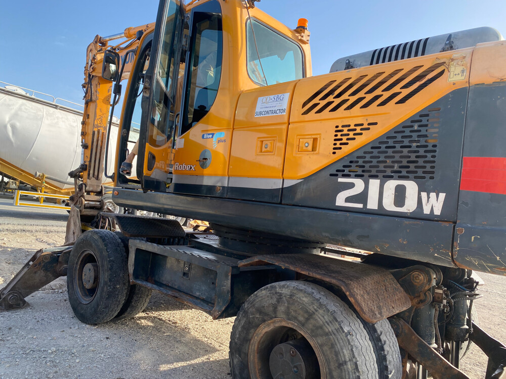 Hyundai Excavator 210W 20 Ton(2010) - 6