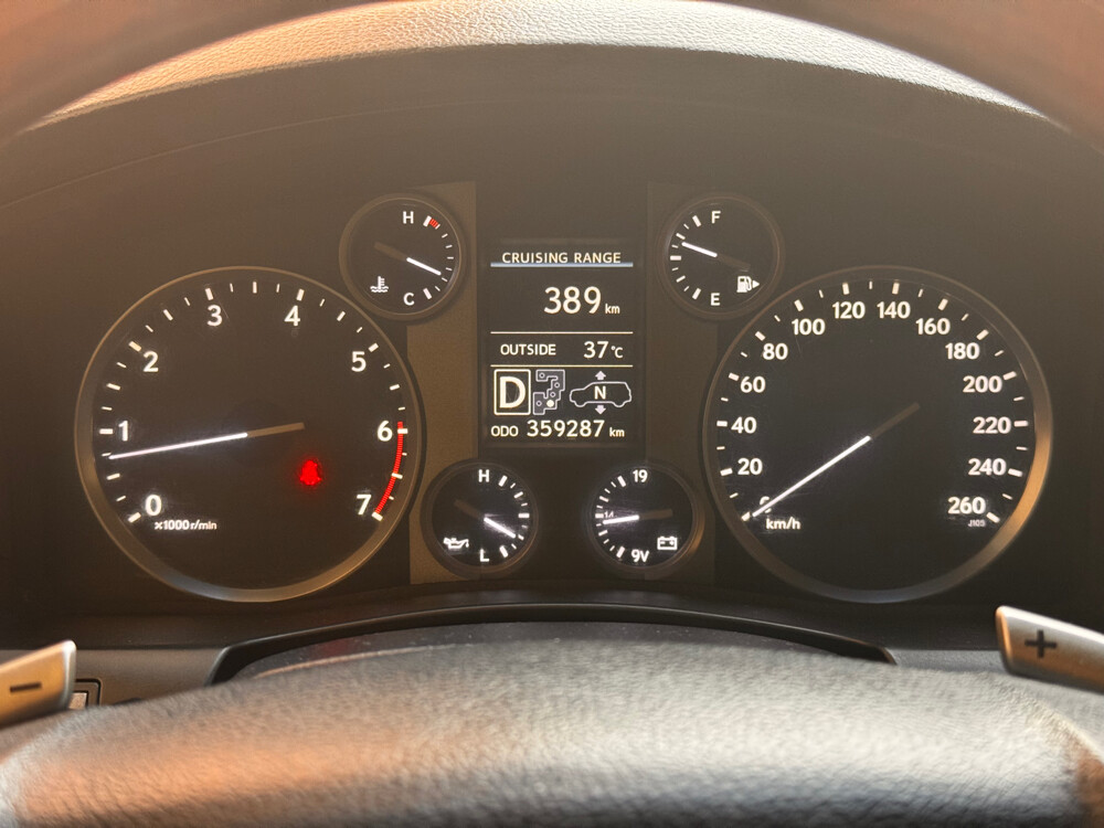  2015 Lexus LX570  - 4
