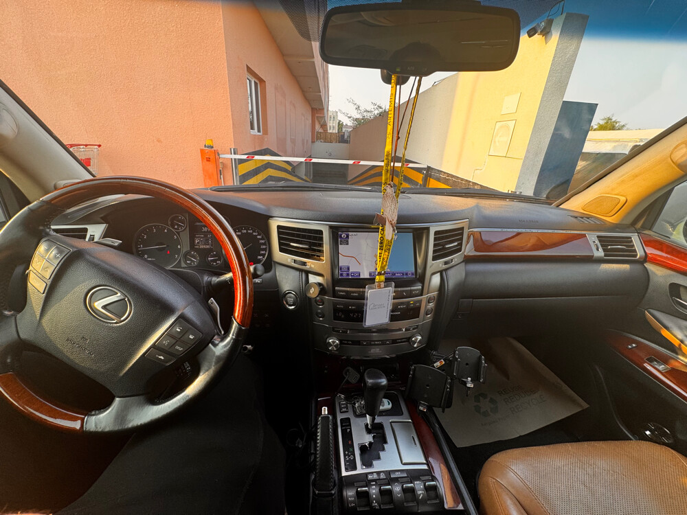  2015 Lexus LX570  - 7