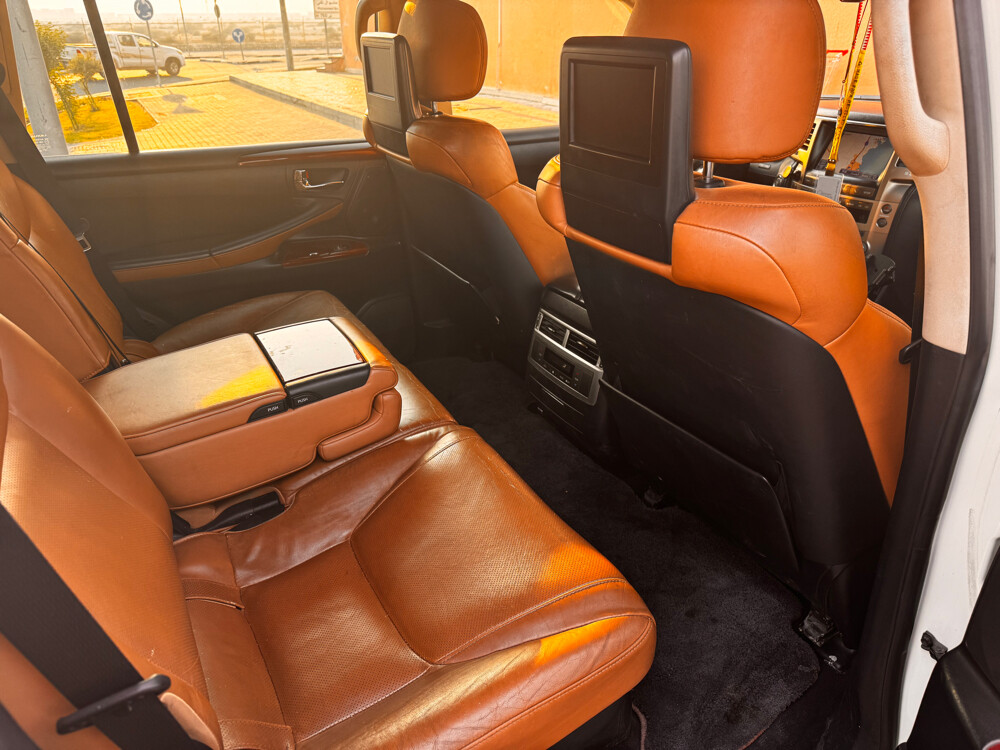  2015 Lexus LX570  - 6