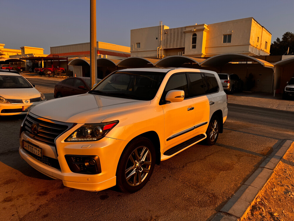  2015 Lexus LX570  - 1