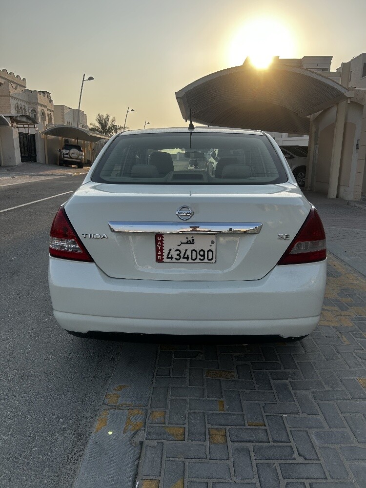 Nissan Tiida - 2