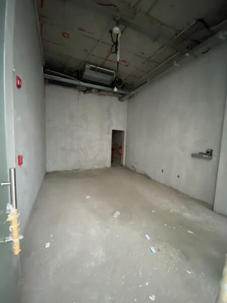 COMMERCIAL SHOP FOR RENT - 3