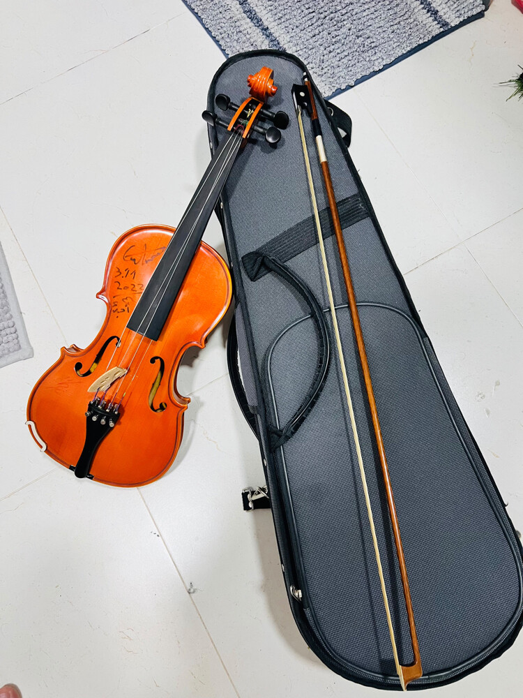 yamaha violin - 2