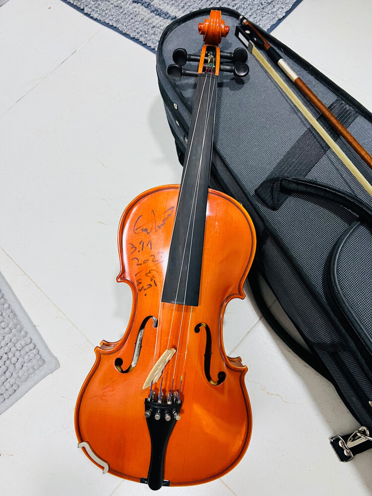 yamaha violin - 1