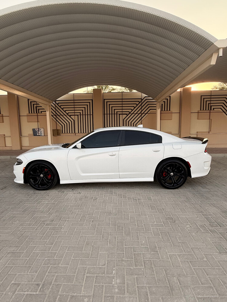 Dodge Charger RT 2020 - 9