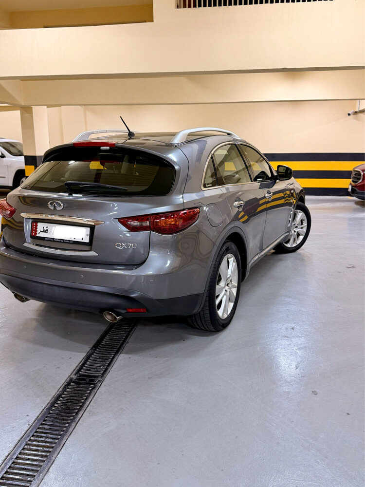 infinity QX70 - 3
