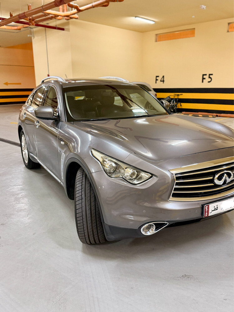 infinity QX70 - 1