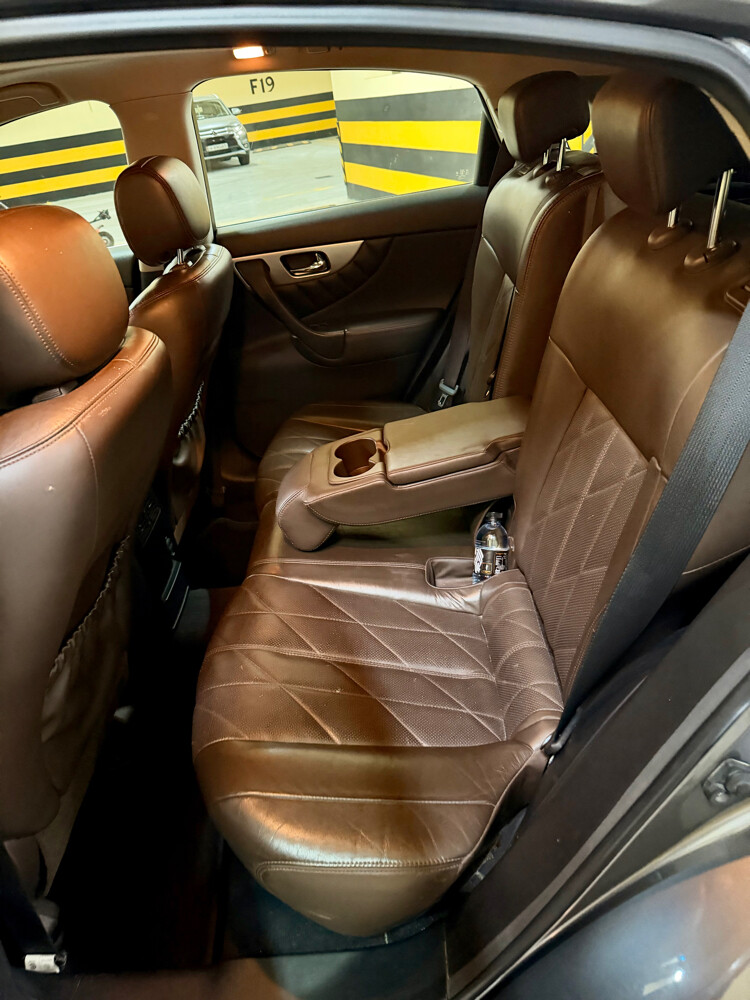 infinity QX70 - 4