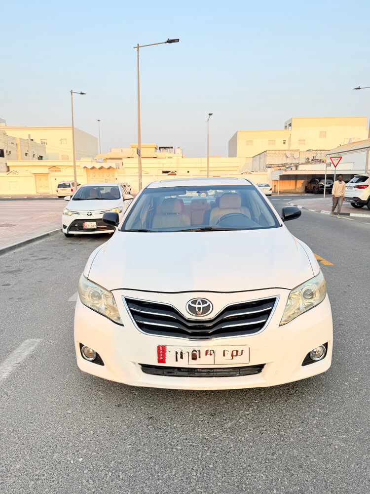 Toyota Camry sport 2011 - 1