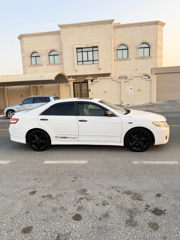 Toyota Camry sport 2011 - 6