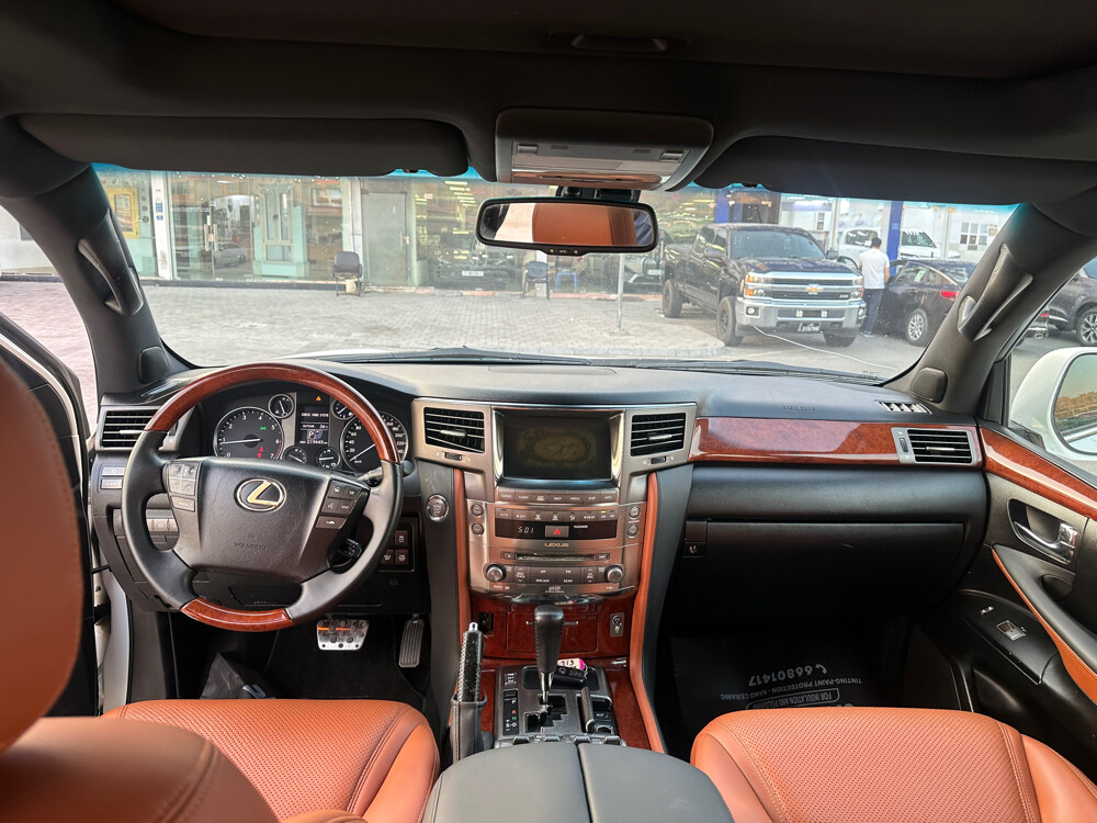 LX570 2009  219km - 6