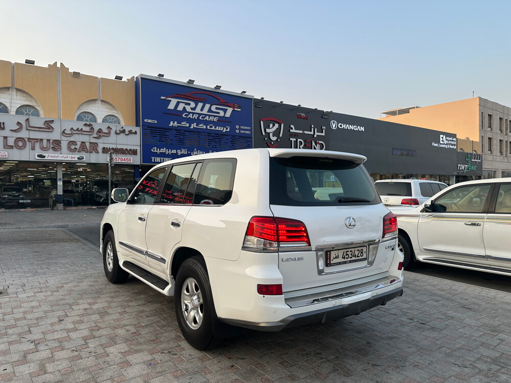 LX570 2009  219km - 10