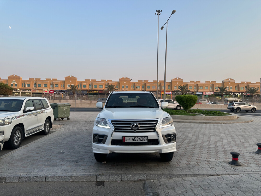 LX570 2009  219km - 5