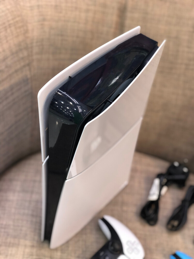 PS5 Slim Digital (1TB) + 2 controll - 3