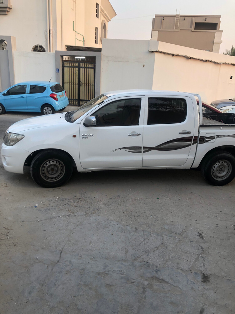 HILUX - 8