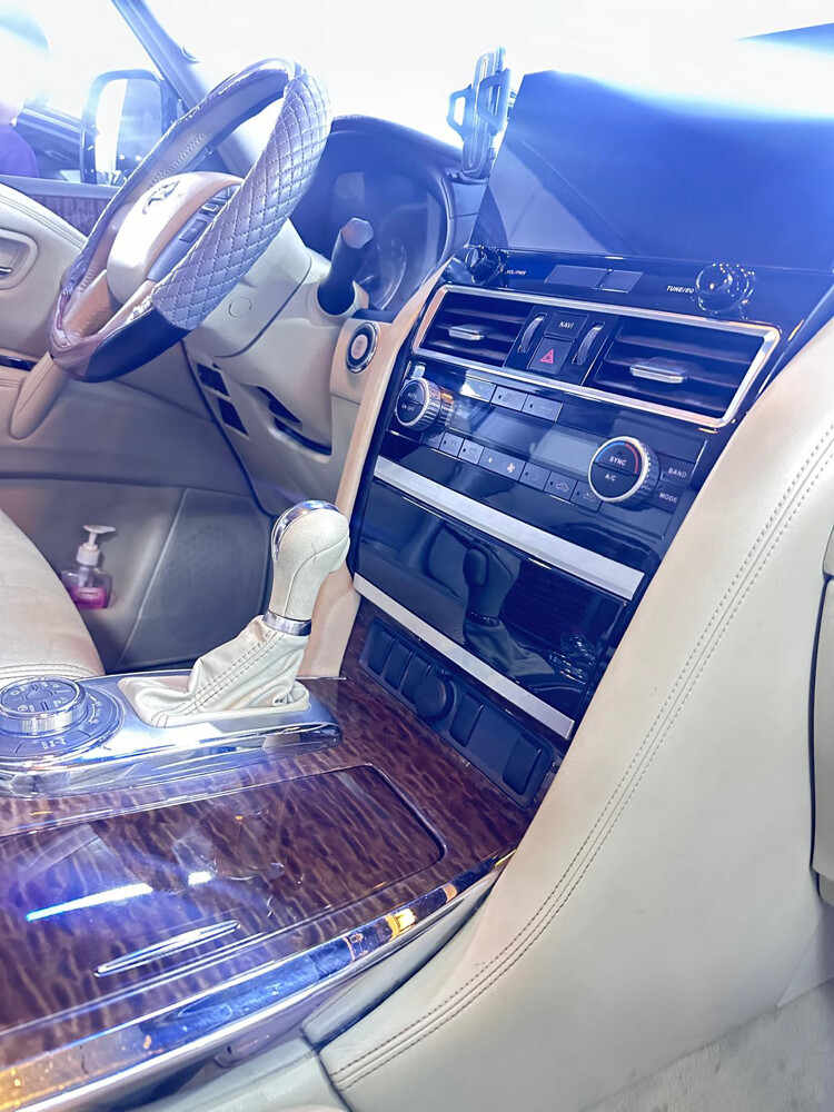 Very, very clean car. - 3