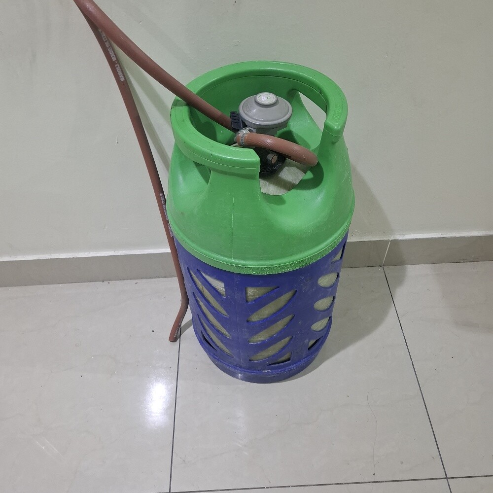 Gas Cylinder with regulator pipe - 1