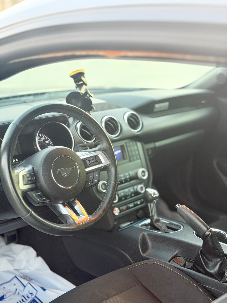 Neat and clean car  - 6