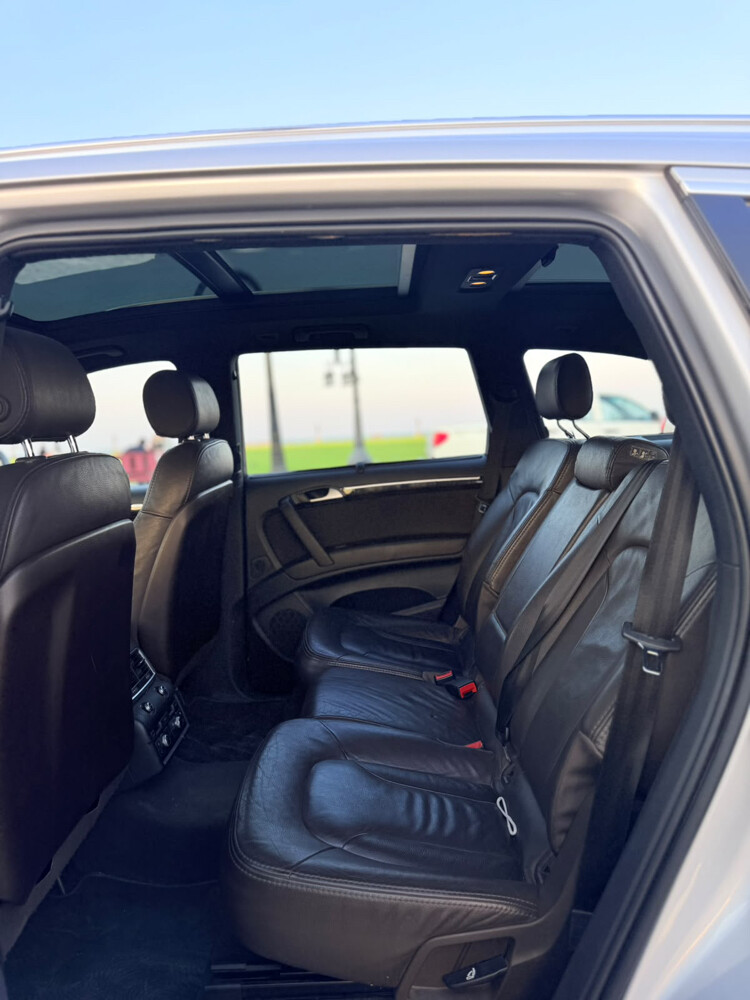 Audi neat and clean car - 6