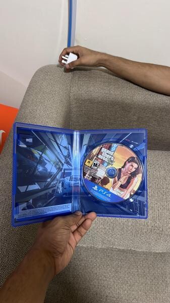 PLAYSTATION 4 - GTA V - 2