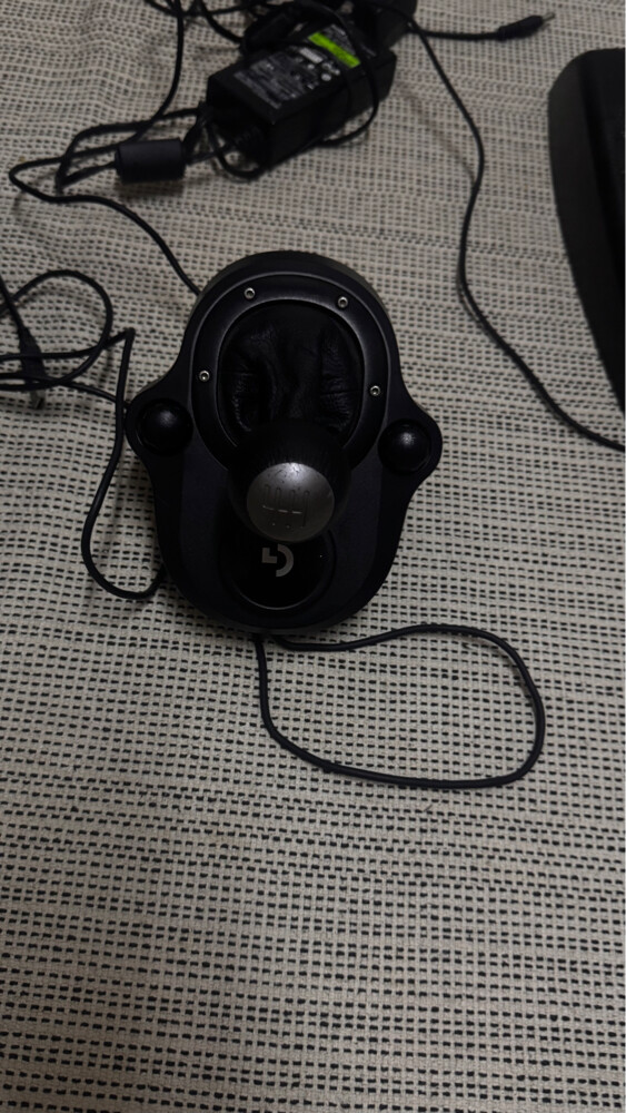 Logitech g29 - 1