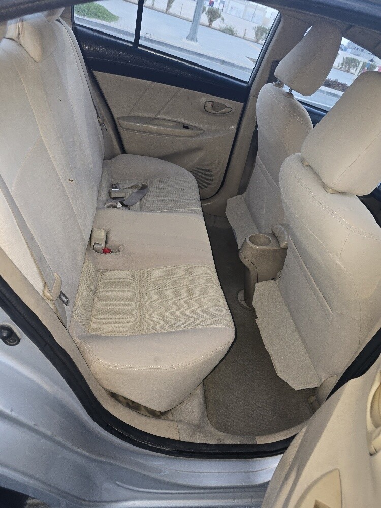 family use model 15 Toyota Yaris - 7