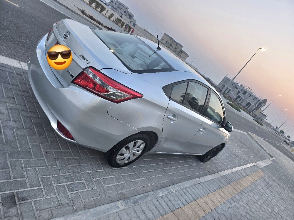 family use model 15 Toyota Yaris - 2