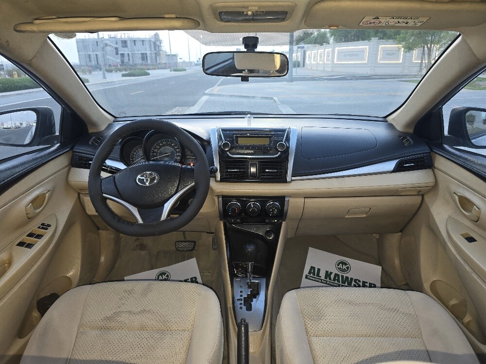family use model 15 Toyota Yaris - 8