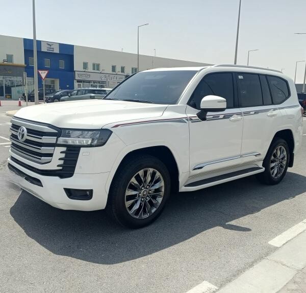 Toyota Land Cruiser GXR - 1