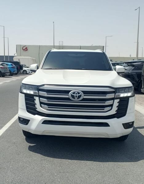 Toyota Land Cruiser GXR - 2