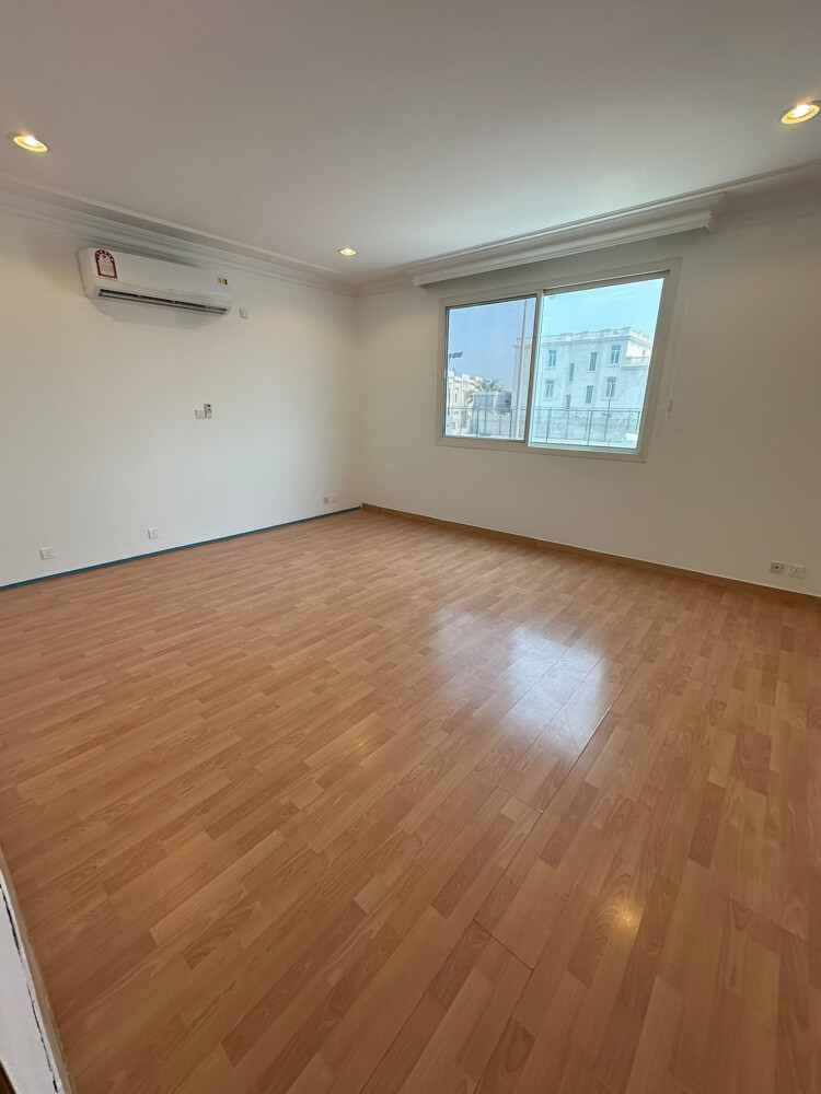 Villa for rent in Al Salata - 11