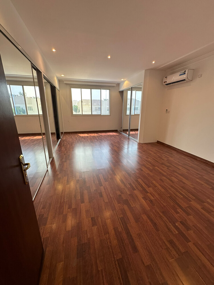 Villa for rent in Al Salata - 3