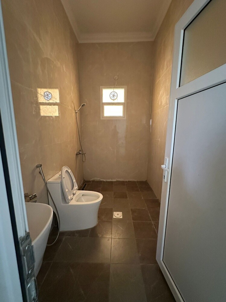 Apartment for rent in Umm Al Amad, - 5