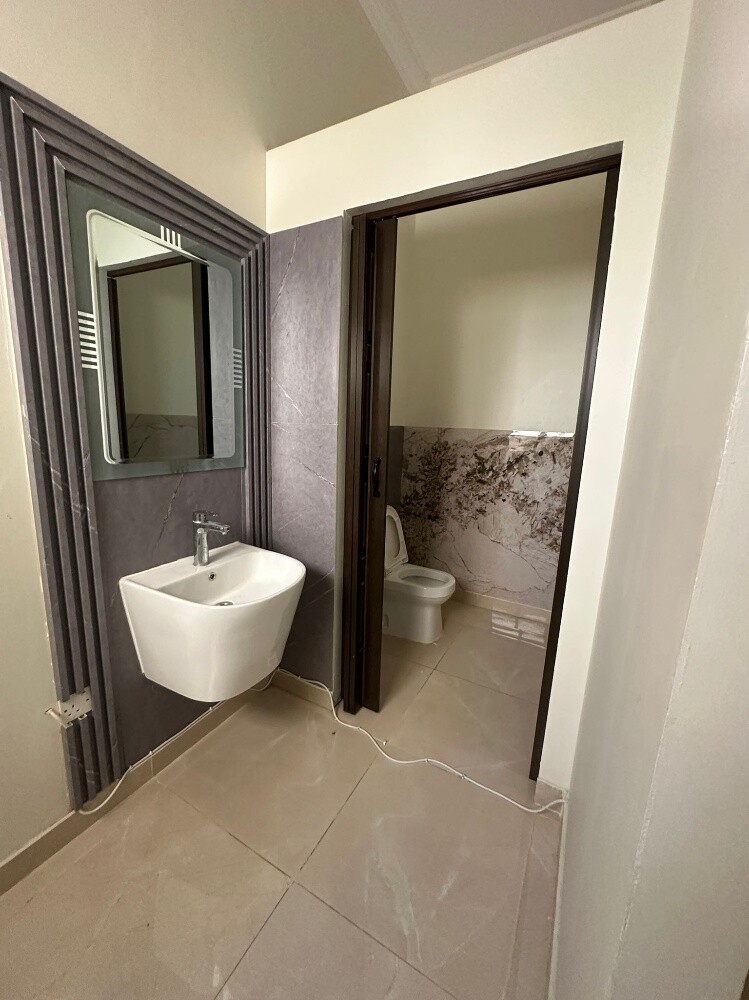 Apartment for rent in Umm Al Amad, - 9