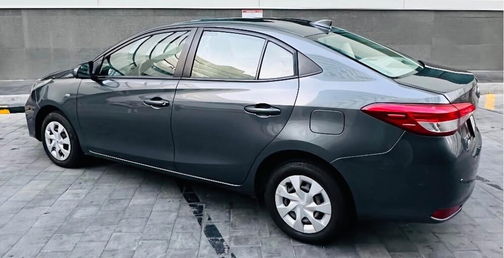 Low kms. Mint condition Yaris - 6