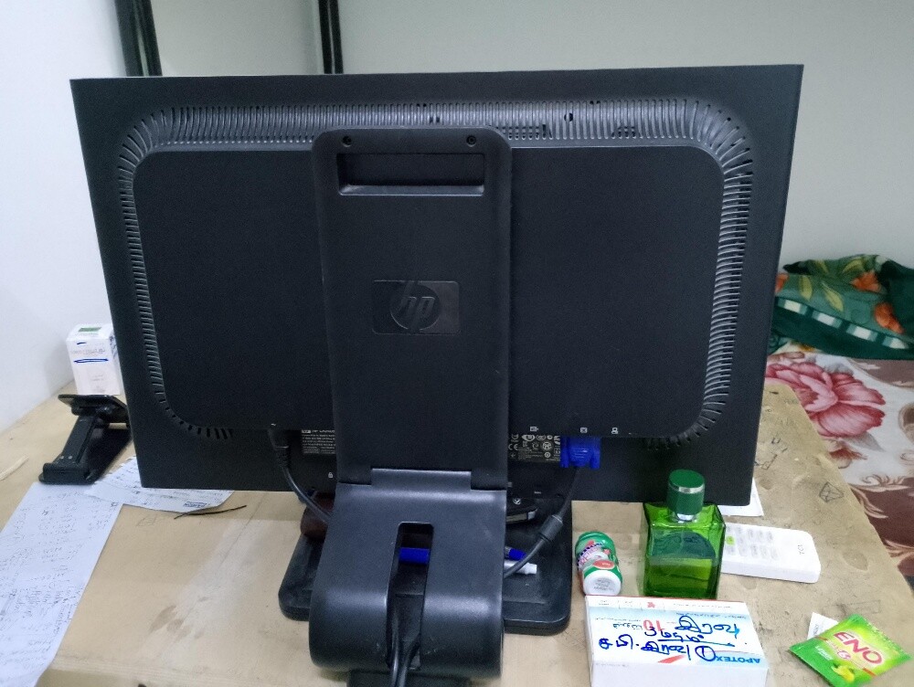 LCD MONITOR 24 inc - 2