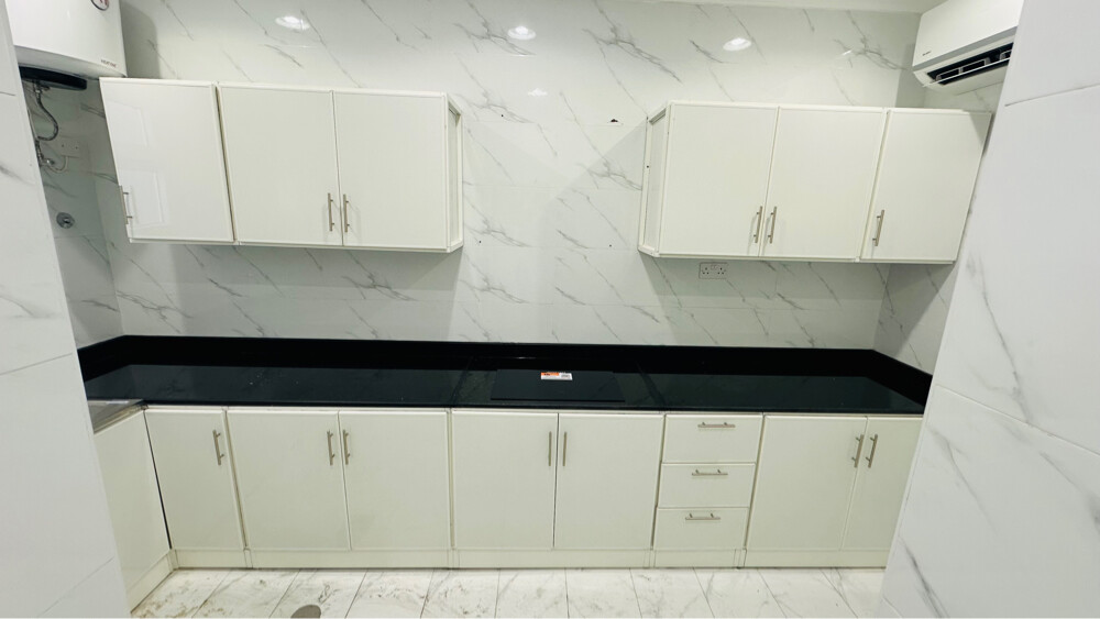Modern & Stylish Kitchen Cabinet - 1
