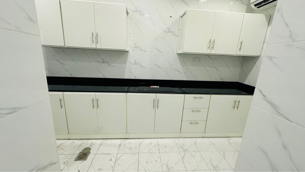 Modern & Stylish Kitchen Cabinet - 3
