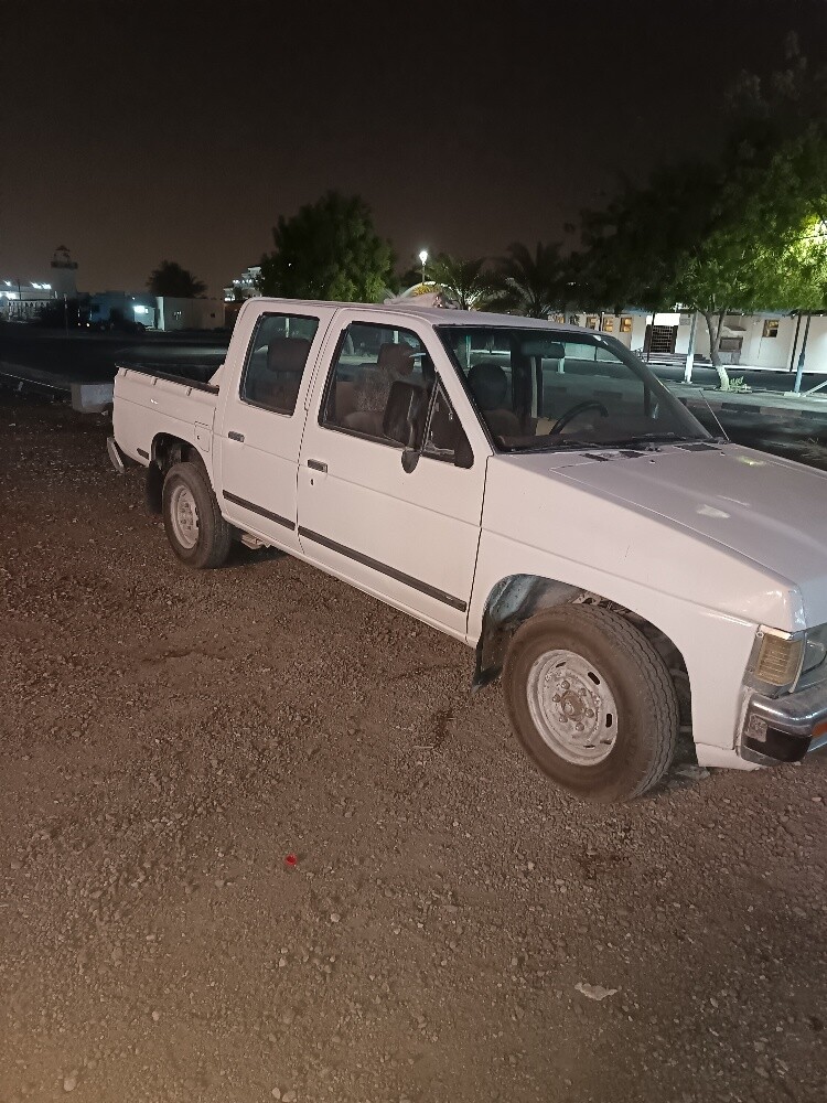 Nissan pickup all run - 2