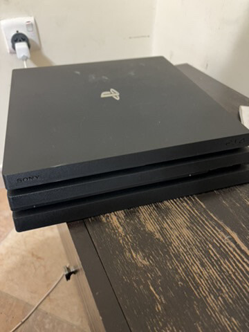 PS4 Pro - 1